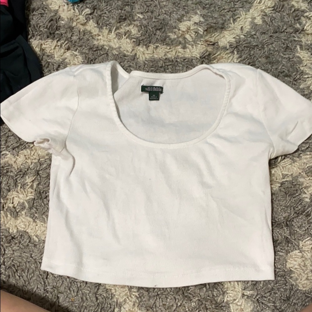 White cropped tee